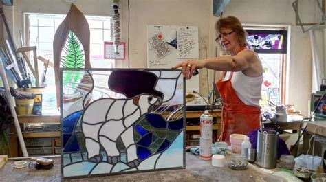 Stain glass classes near me - Weekly Glass Courses. Get creative with our glass classes. We have a selection of one-off short courses as well as longer courses with classes that happen once a week over a number of weeks. We offer classes in stained glass, glass painting and glass fusing and slumping. Current tutors include Jill Fordham see our tutor …